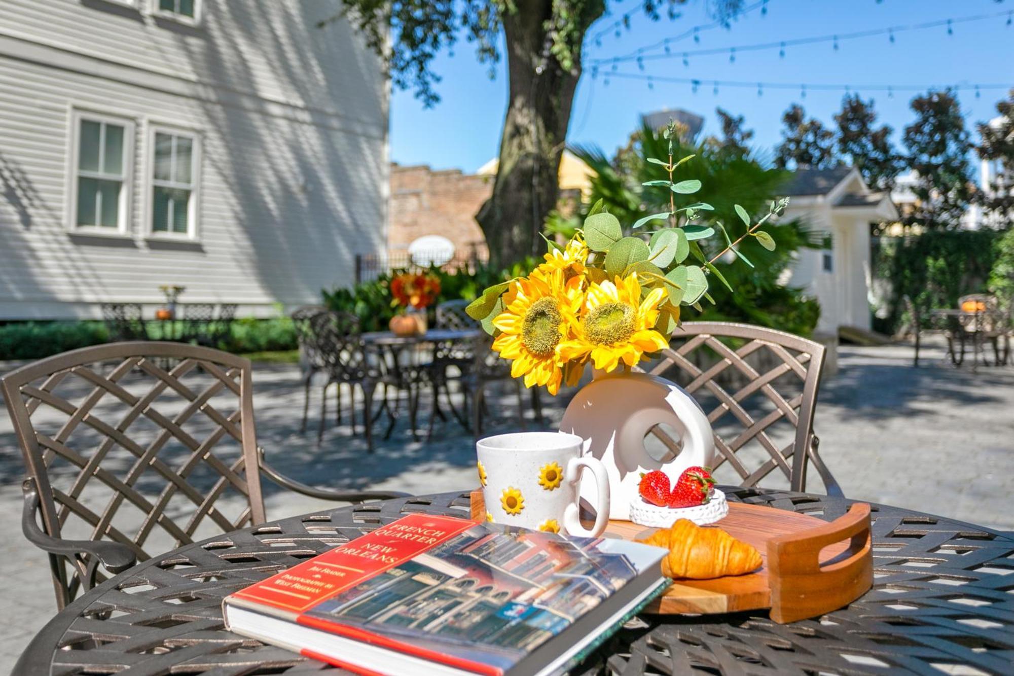 Hosteeva 3 Bedroom Cottage Close To St Charles 5 M Ride To Fq New Orleans Bagian luar foto