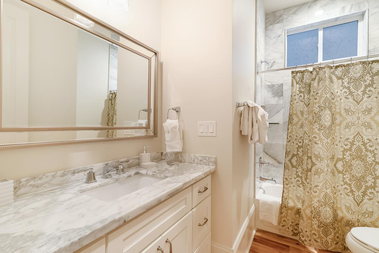 Hosteeva 3 Bedroom Cottage Close To St Charles 5 M Ride To Fq New Orleans Bagian luar foto